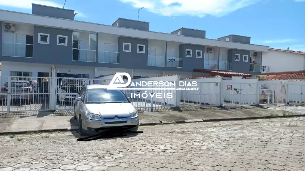 Sobrado com 2 Dormitórios com 80,00m² à venda por R$ 370.000,00 - Massaguaçu - Caraguatatuba/SP
