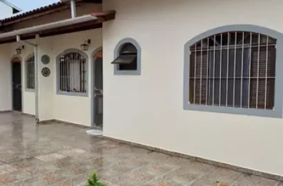 Casa em Condomínio com 2 Dormitórios , 2 vagas, com 45,00m² à venda por R$ 285.000,00 - Martim de Sá - Caraguatatuba/SP