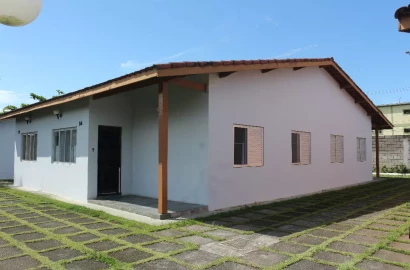 Casa com 2 dormitórios à venda, 60 m² por R$ 300.000 - Martim de Sá - Caraguatatuba/SP
