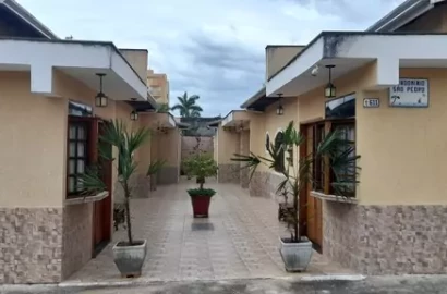 Casa em Condomínio com 2 Dormitórios com 49,00m² à venda por R$ 380.000,00 - Martim de Sá - Caraguatatuba/SP