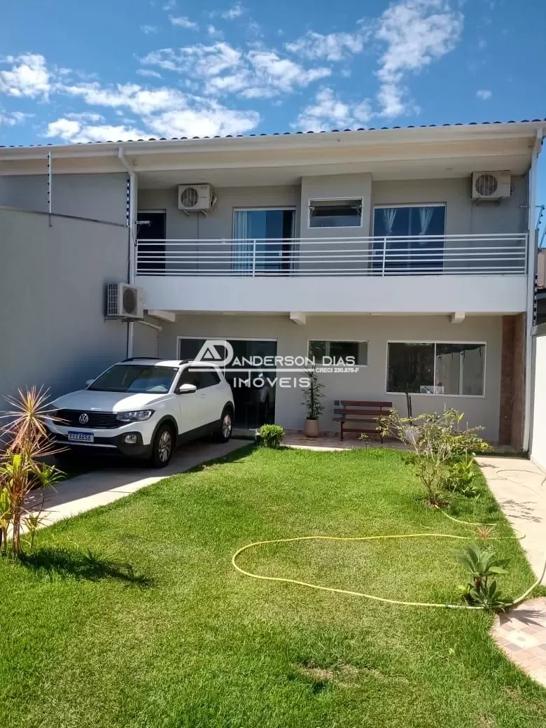 Casa com 3 suítes à venda, 190 m² por R$ 820.000 - Centro - Caraguatatuba/SP